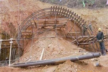 达川钢花管锚杆施工